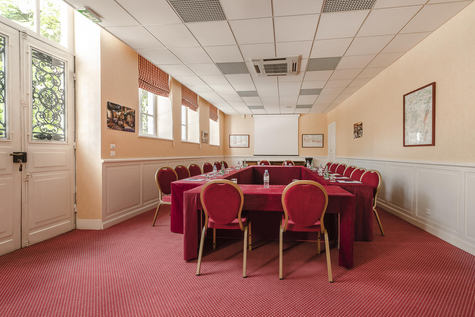 SALLE DE SEMINAIRE