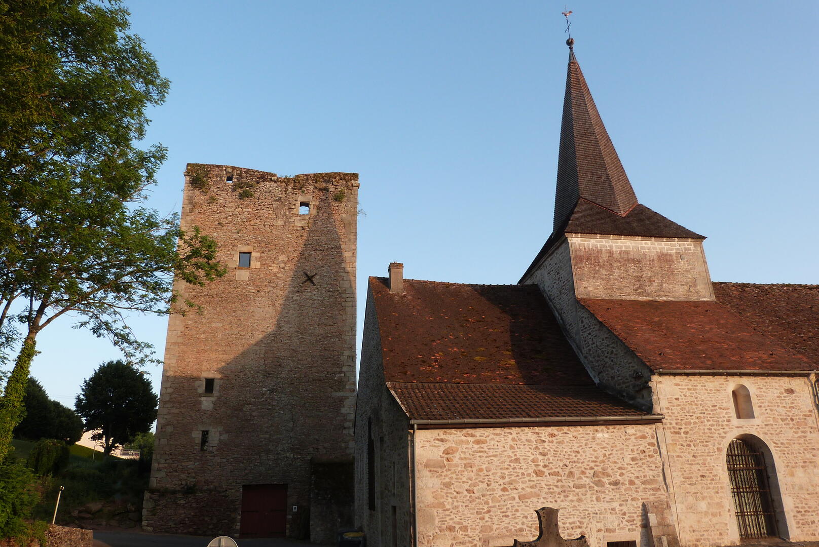 L'église prieurale et la Tour