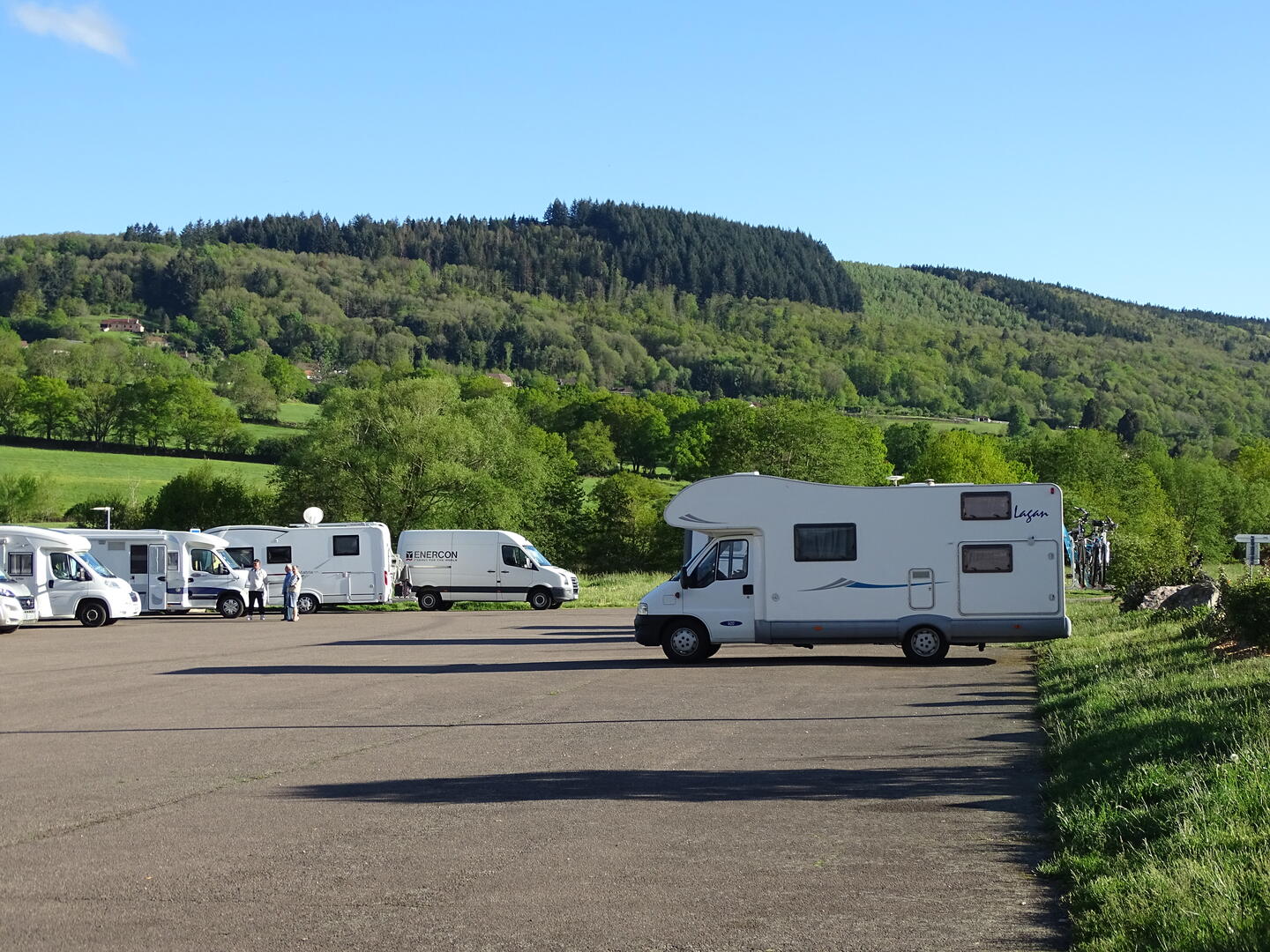 Aire de stationement à Autun - Plan d'eau du Vallon