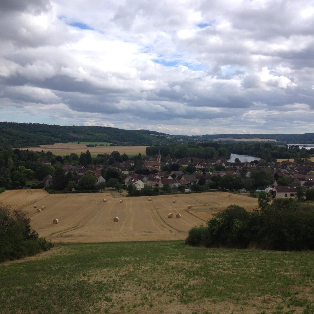 Vue sur Armeau (4)