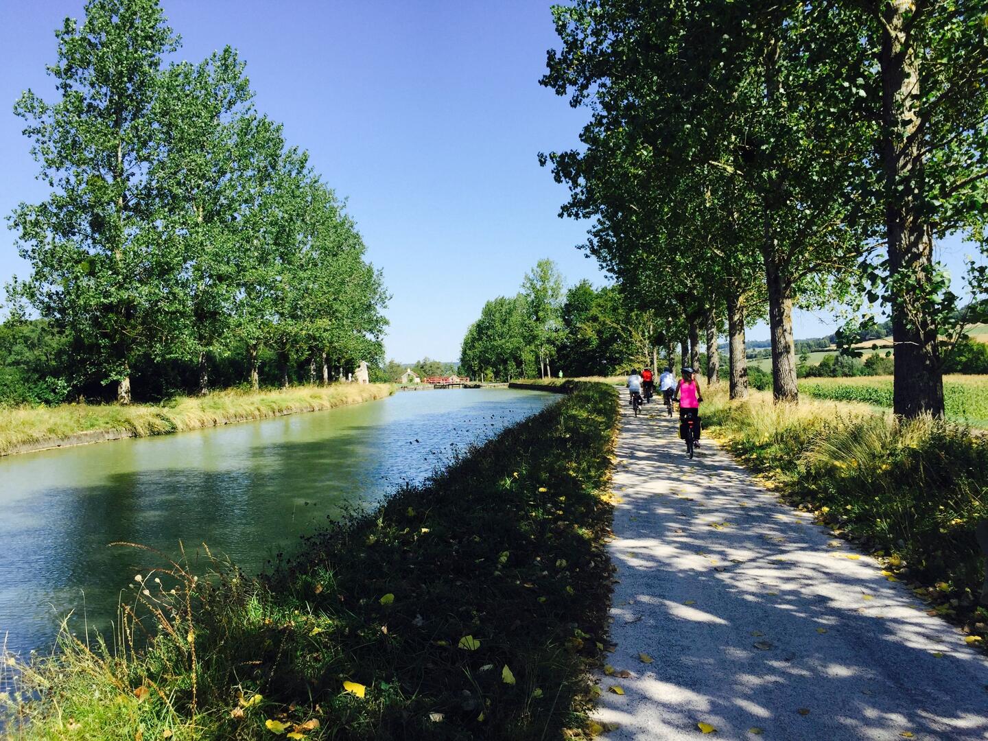 Escapade journée Guidée - Le long du canal de Bourgogne