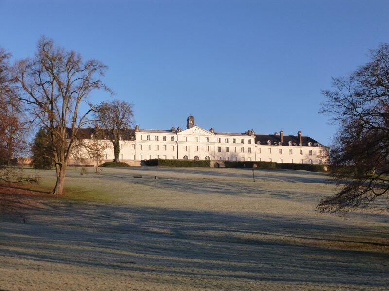 Le château vu du parc en hiver