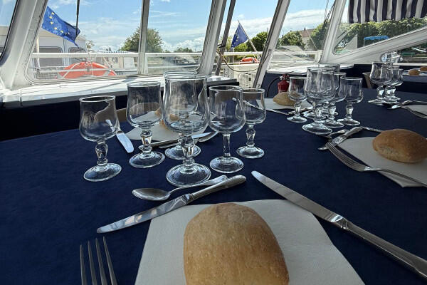 Déjeuner croisière Bateau ville de Digoin