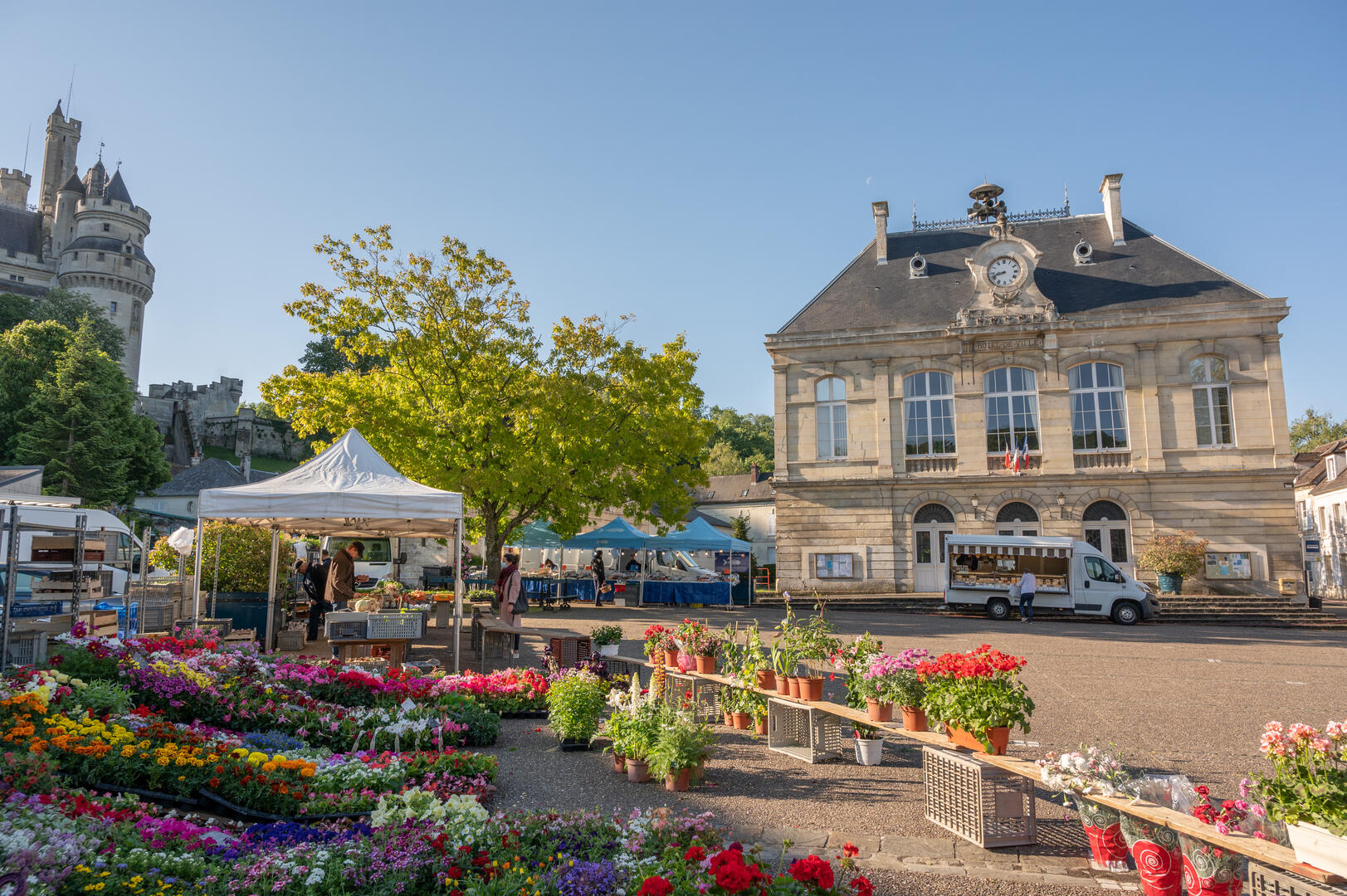 Place de l'Hôtel de Ville à Pierrefonds