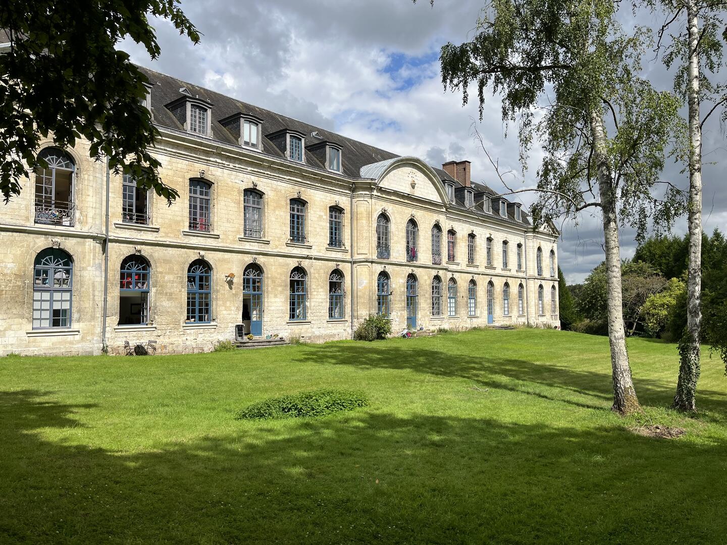 Abbaye_du_Gard_01