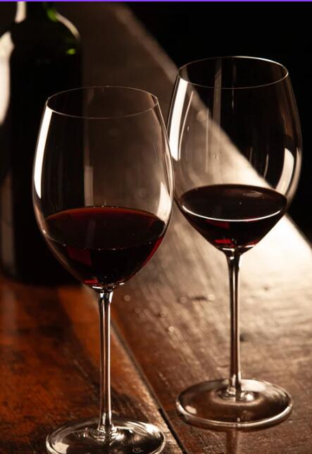 Photo coupes de vin rouge