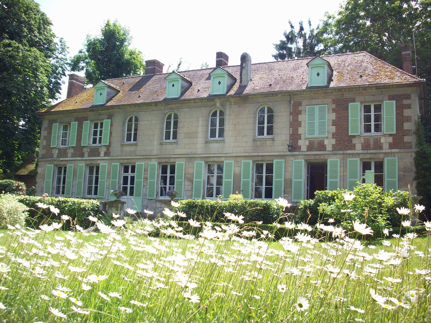 Château de Sacy en juin