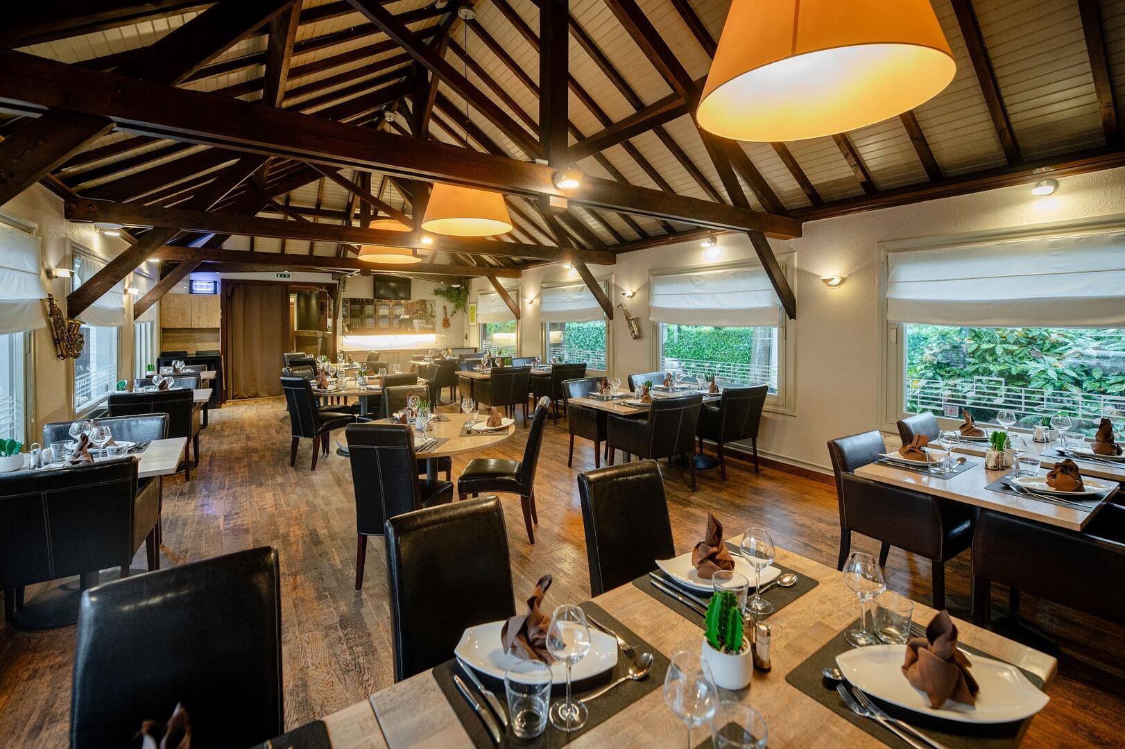 LOGIS HÔTEL DES ACACIAS - Restaurant