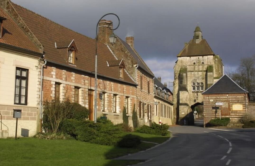 PCUPIC080FS0001N_beffroi_lucheux_somme_picardie ©D. Cry