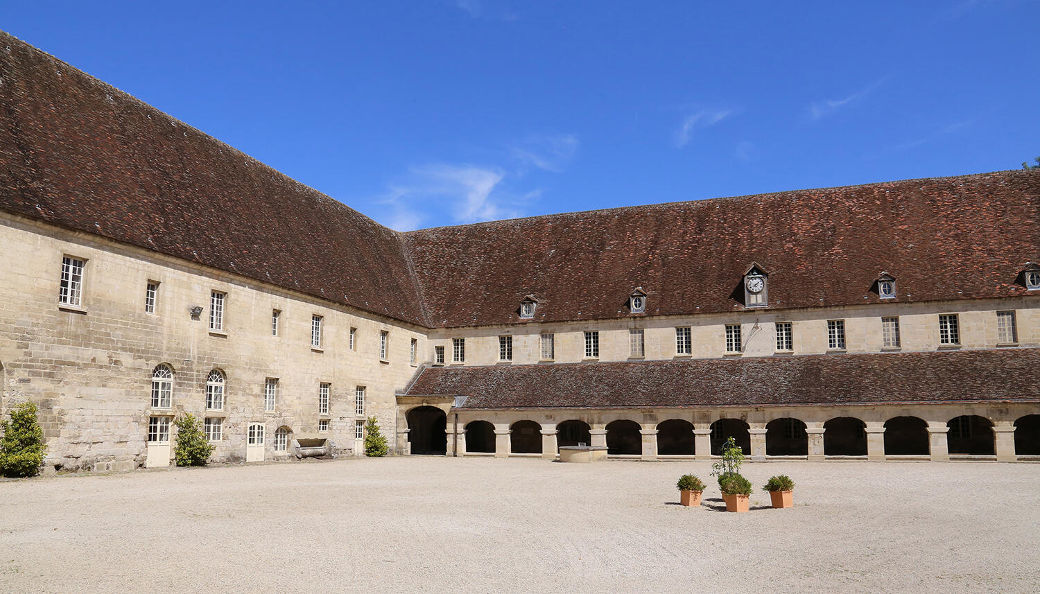 PONTPOINT Abbaye Moncel cloitre