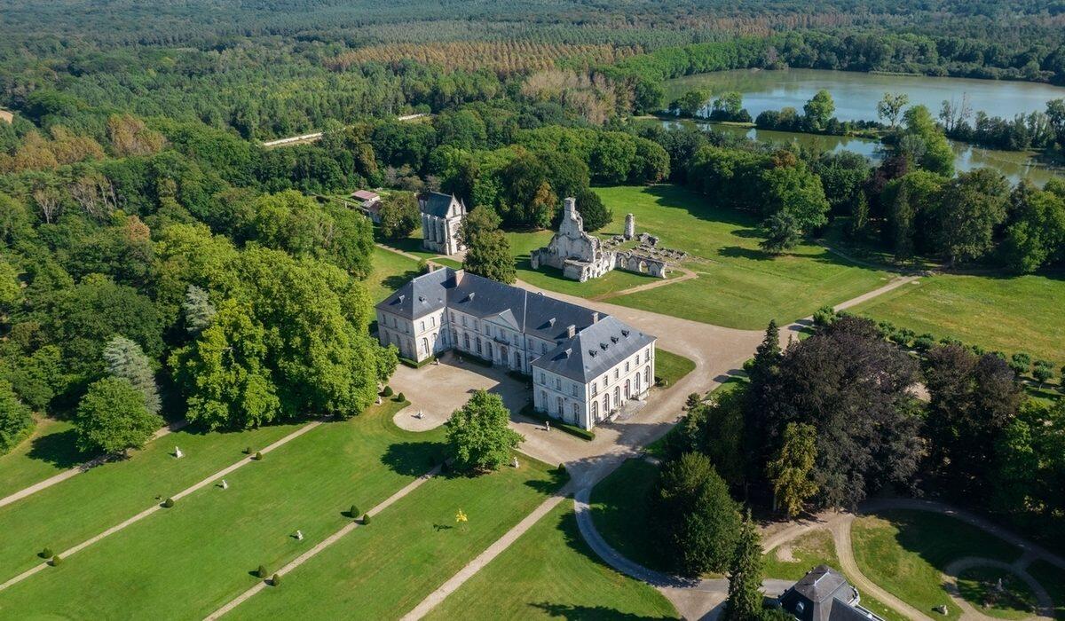 Vue-aerienne-©Domaine-de-Chaalis-INT-1200x700