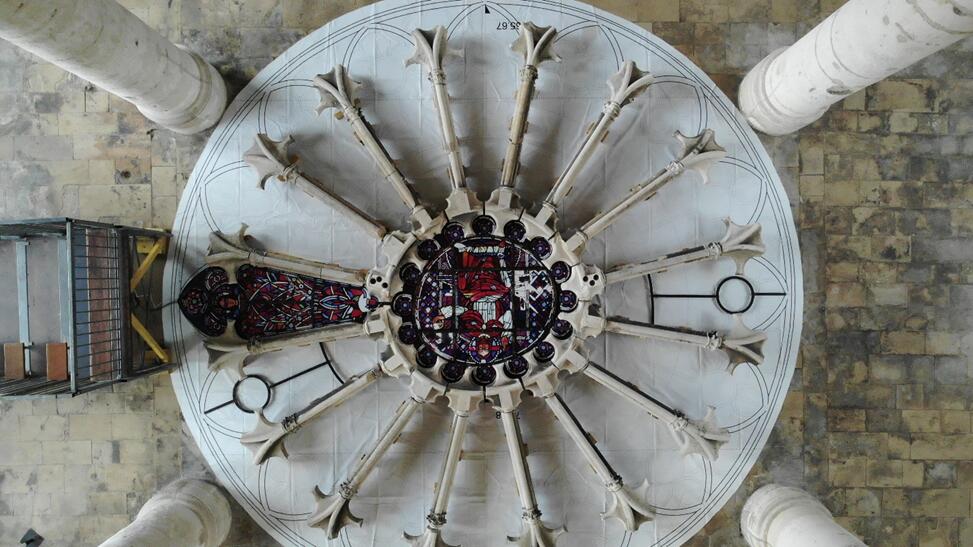 Visuel Rose Eglise