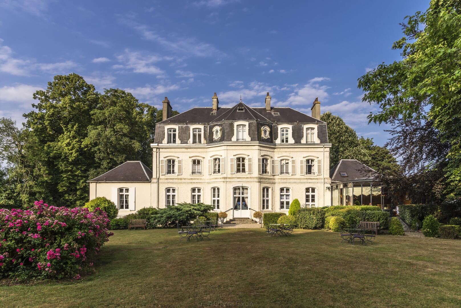 najeti-hotel-chateau-clery-facade-parc-credit-photos-chantal-garcin-photographe-_1