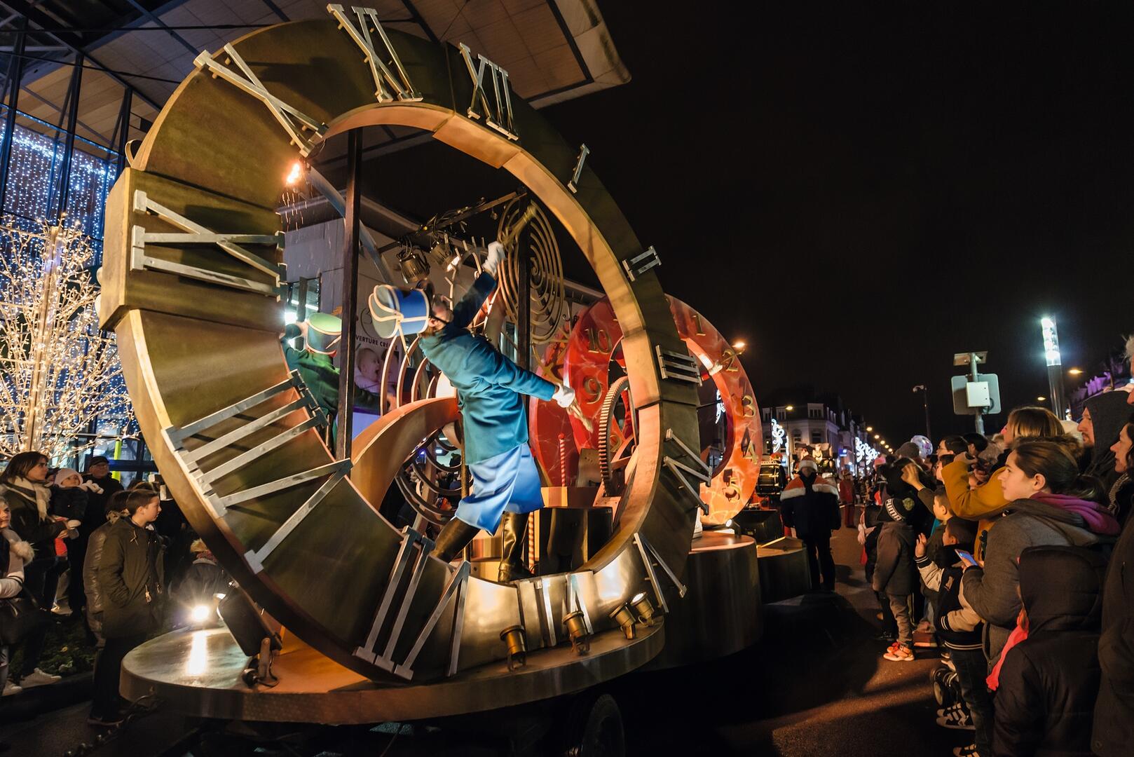 noel-calais-parade-chars