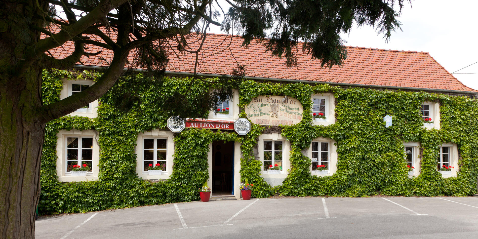 auliondorrestaurantfacade_1