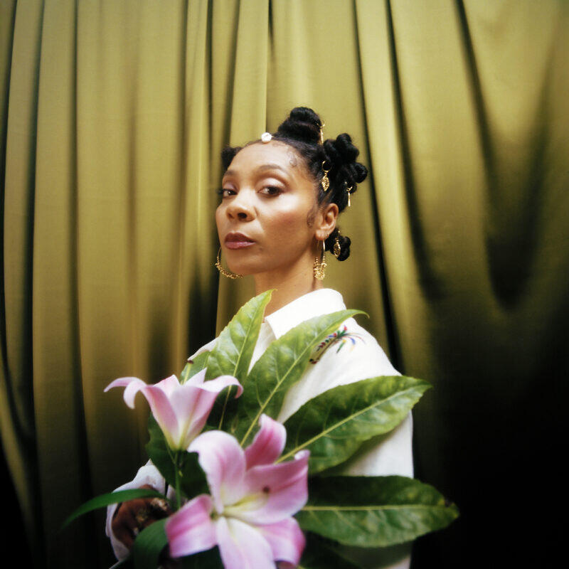 c5607f66-hollie-cook-1-credit-fabrice-bourgelle-800x800