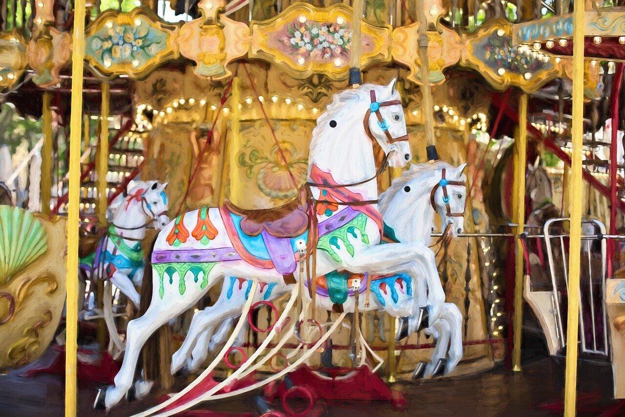 carousel-horses-1434079_1280