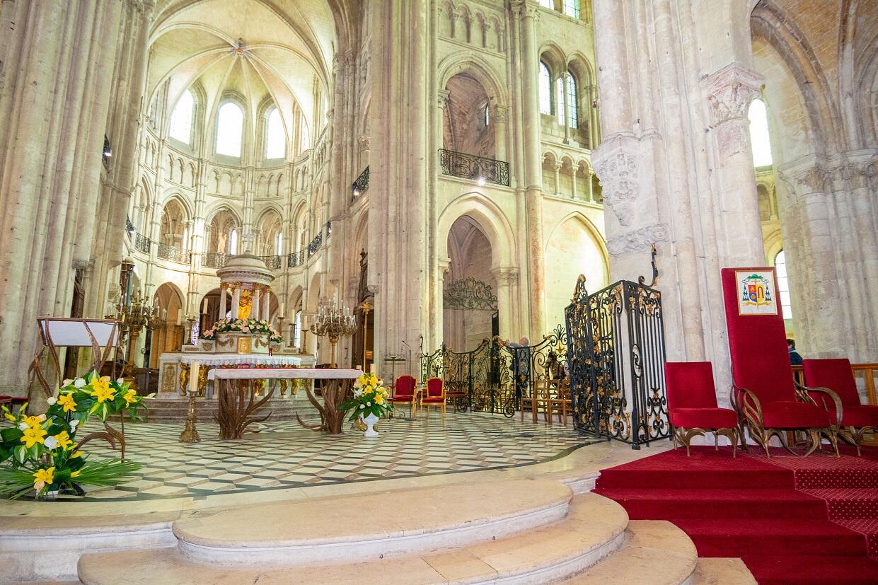 cathedrale à la lampe de poche