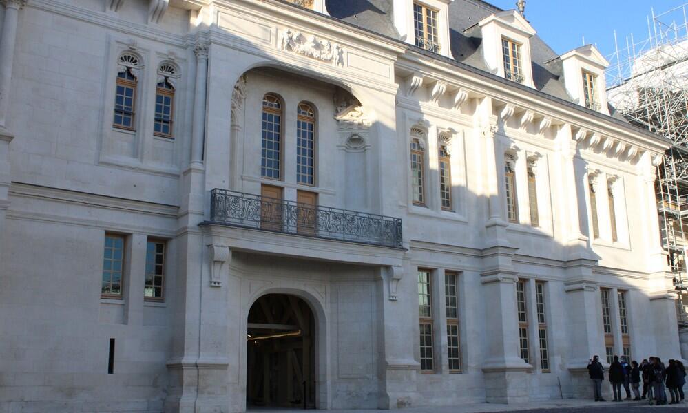 chateau de villers-cotterêts - façade du logis ©OTRV