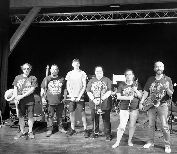 crapons-oyez-beach-band-nb_1