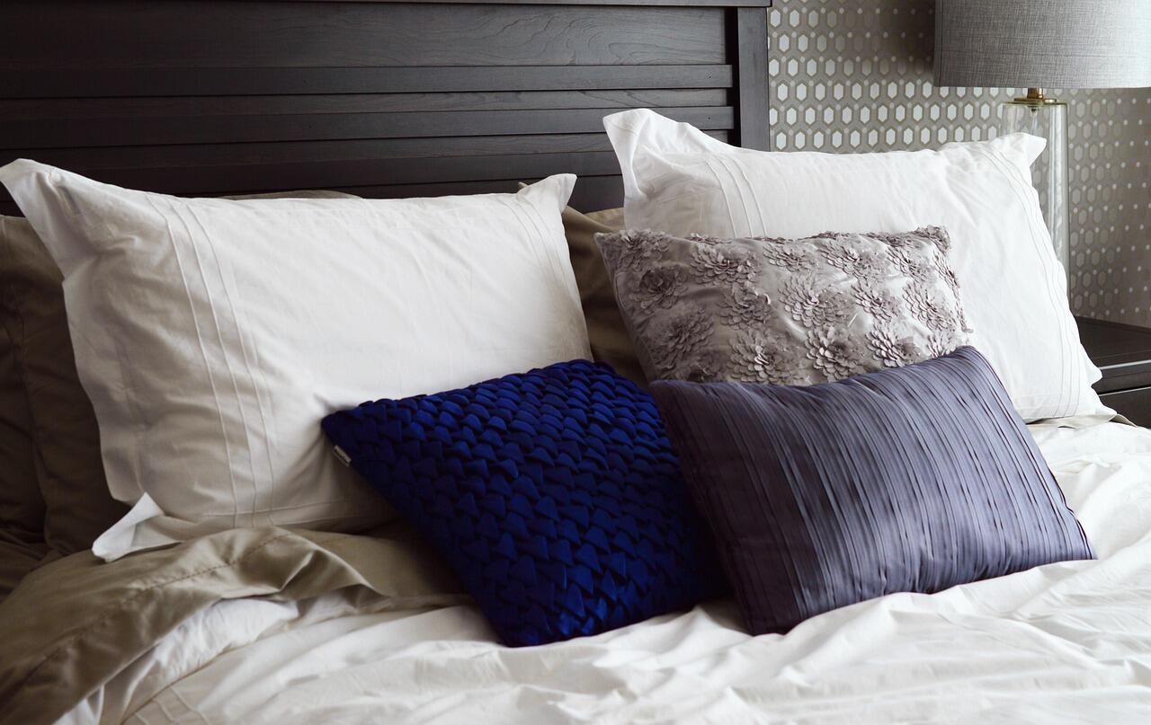 erikawittlieb-bed-2167288_1280