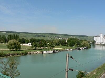 Camping Sous le Clocher de Dormans