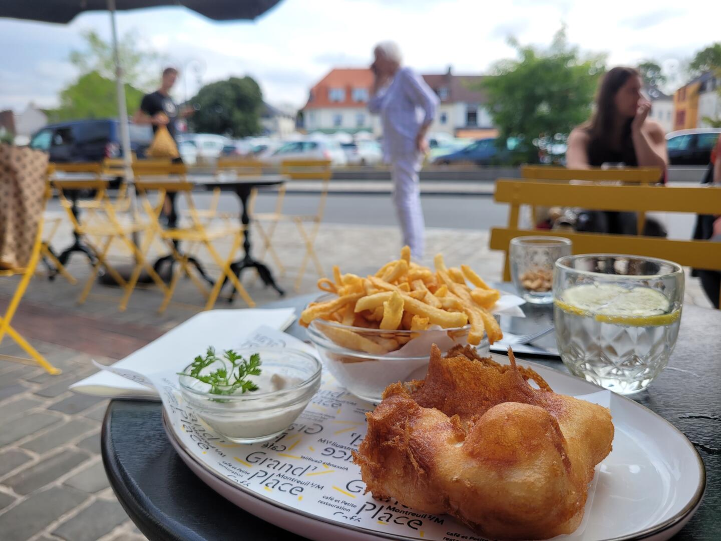 restaurant-grand-place-cafe-montreuil-sur-mer-manon-herdier-02_1