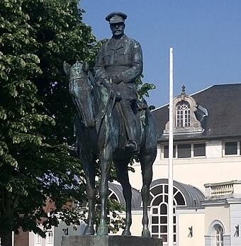 statue-marechal-douglas-haig-montreuil-sur-mer_1