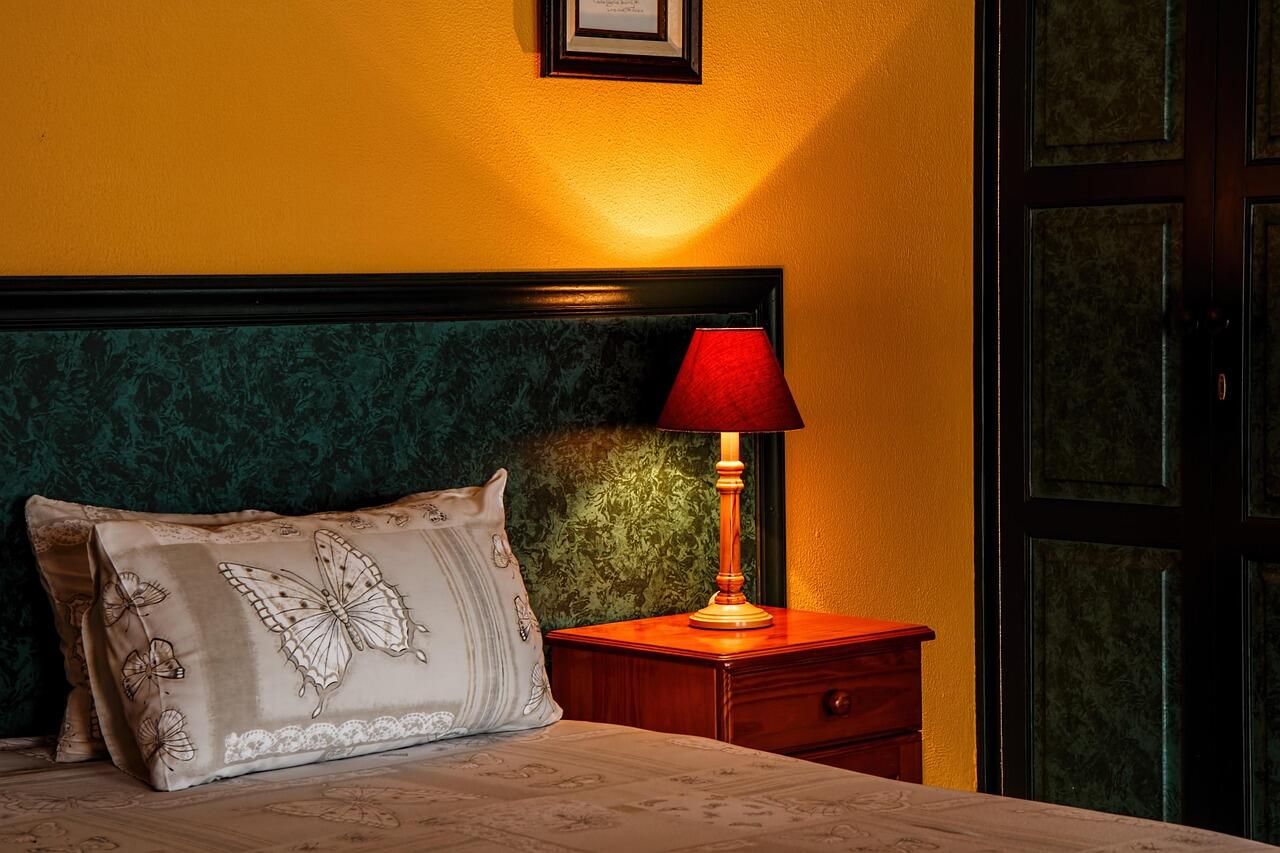 stevepb-bedroom-462772_1280