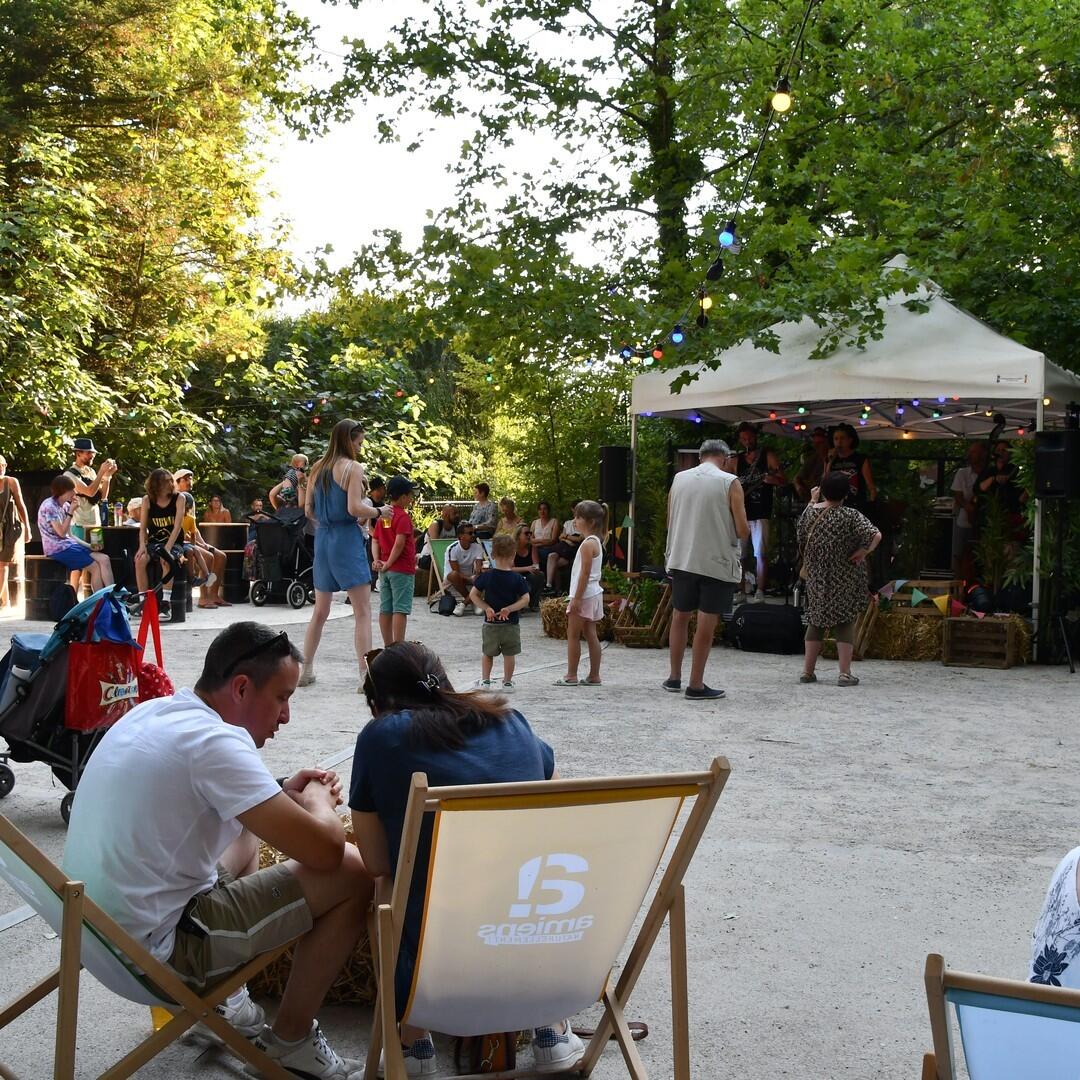 soirée d'été au zoo