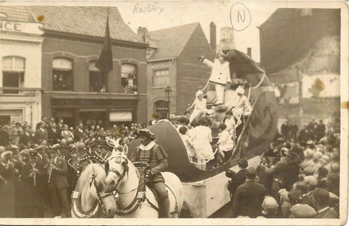Parades festives - Photographies anciennes_1