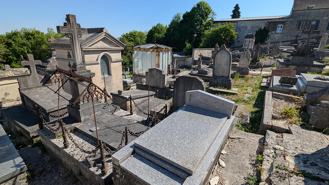 Cimetière Saint Just 2025 < Laon < Aisne < Hauts-de-France