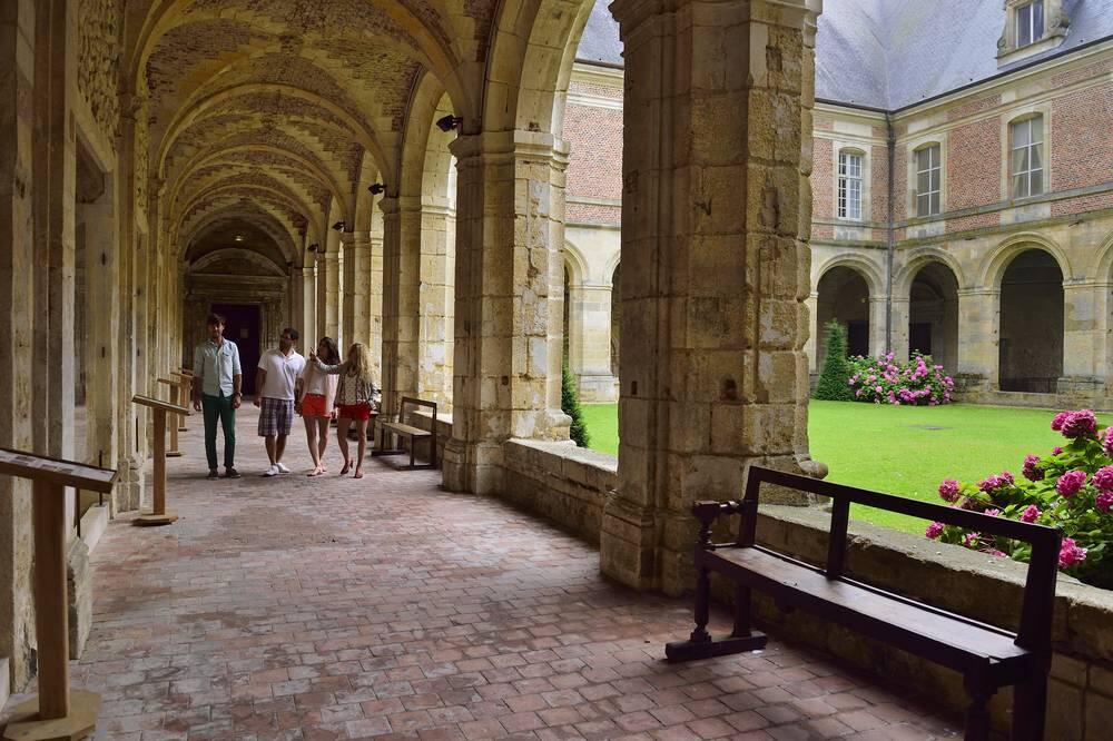 Abbaye < Saint-Michel < Aisne < Picardie