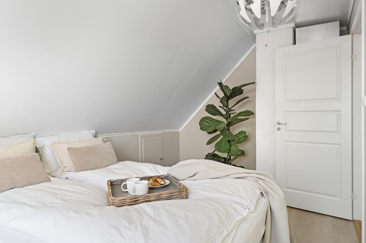 23555986-bedroom-8620732_1280