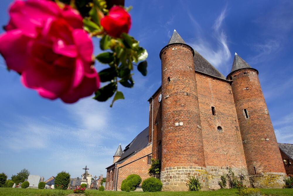 Église fortifiée Saint Nicolas < Englancourt < Thiérache < Hauts-de-France