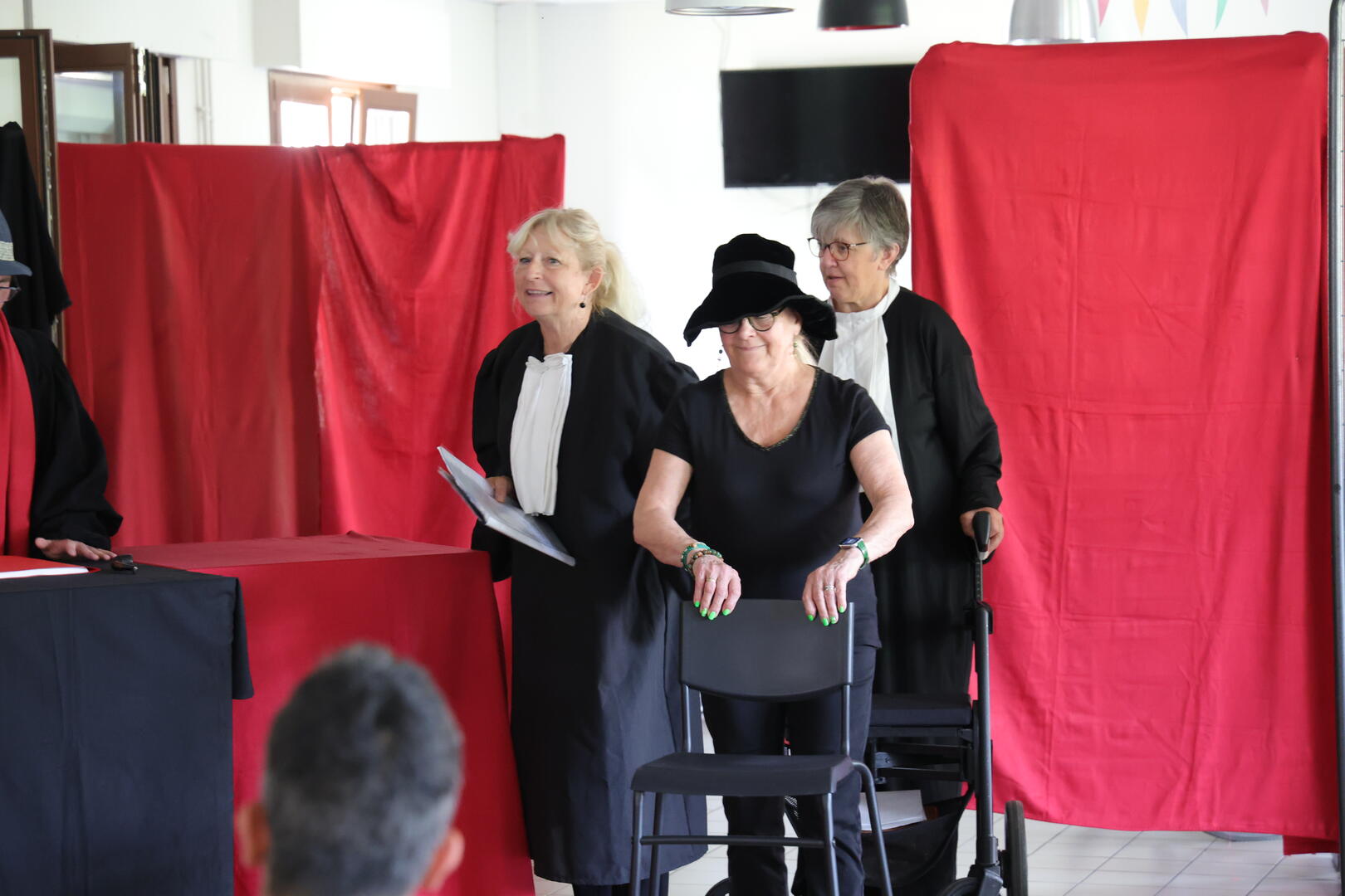 Troupes Les K'HAUTS et COMME SUR DES ROULETTES (2).JPG