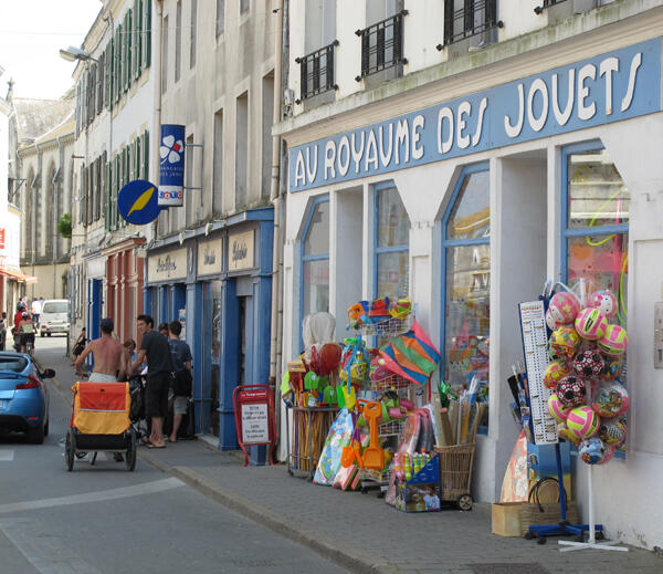 AU ROYAUME DES JOUETS-COMMERCE-LE PALAIS