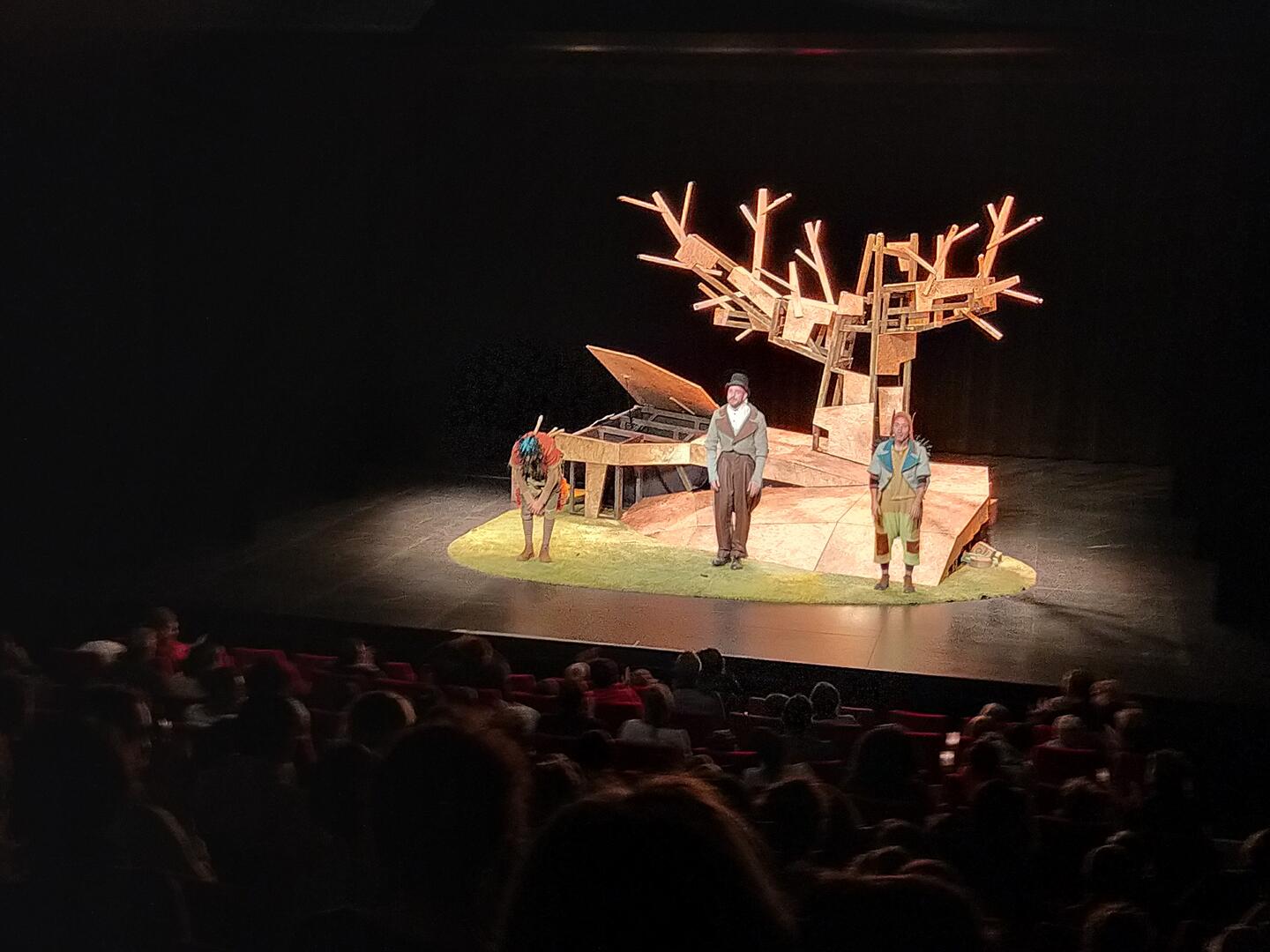Festi Mômes 2021 -Asphodèle-Questembert-Companyia de Comediants La Baldufa.jpg