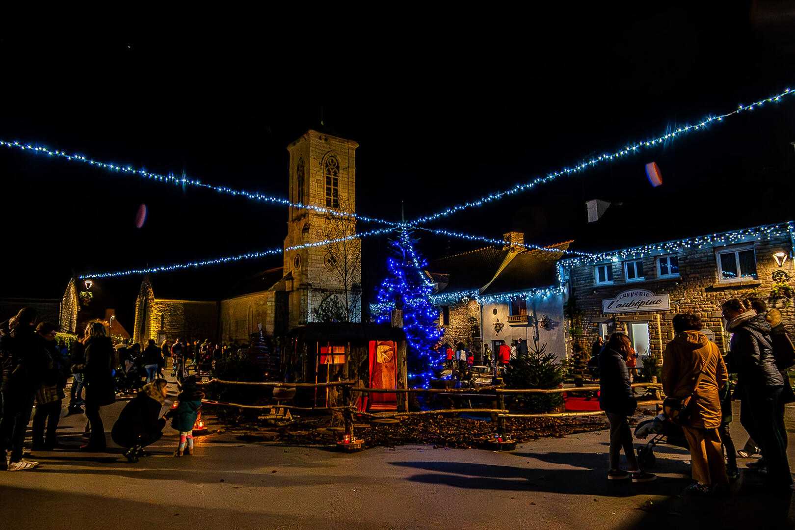 Village-de-Noël-La-Vraie-Croix ©Colorfulens - Yolhan Niveau (web).jpg
