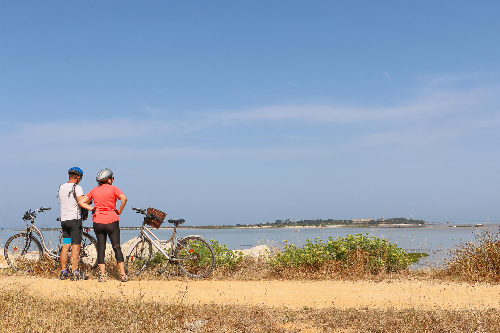 rochefort-ocean-port-des-barques-vélo © Marine de Villartay (1).jpg