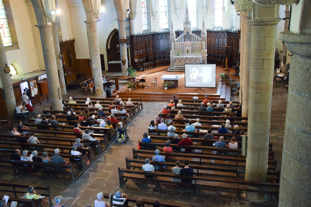 Concert-Questembert-eglise-St Pierre.jpg