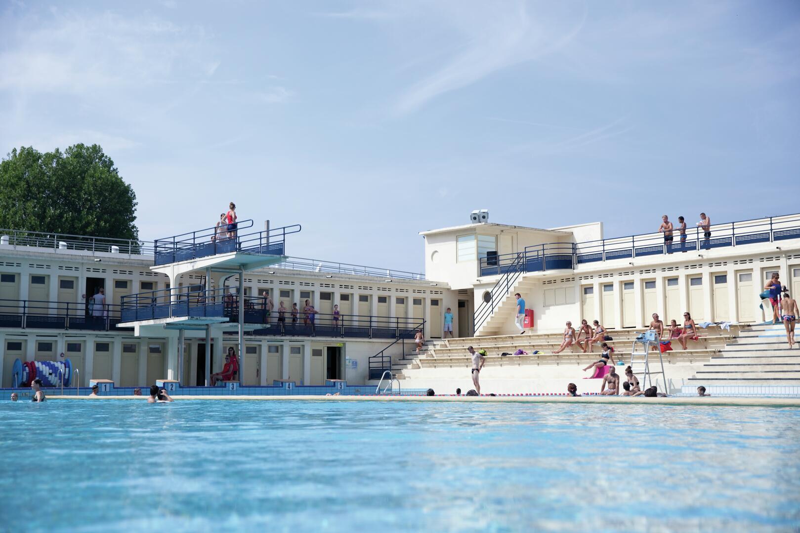 Piscine Art déco-crédit Brigitte Baudesson (2).jpg
