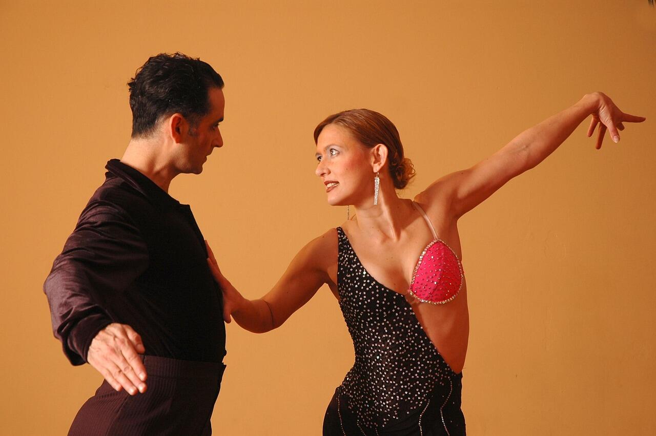 ballroom-1039371_1280.jpg