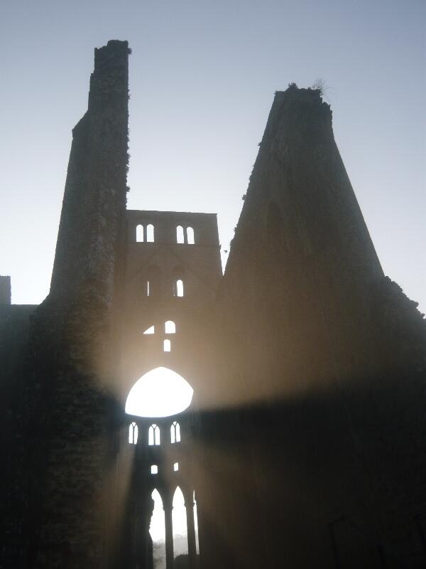 Hambye_Abbaye-contre-jour