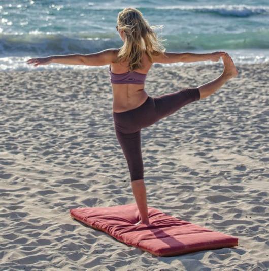 beach-sand-relaxation-sunshine-68468-530x800