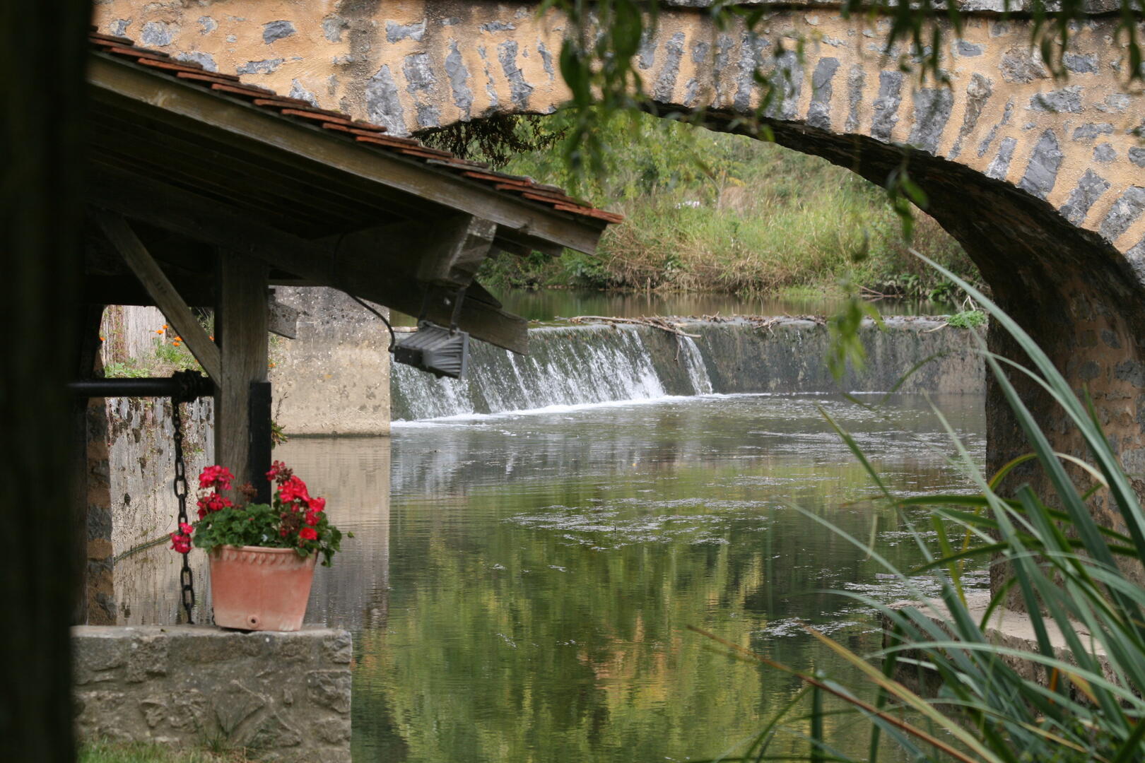 Pont piéton des XIIe-XIIIe siècles