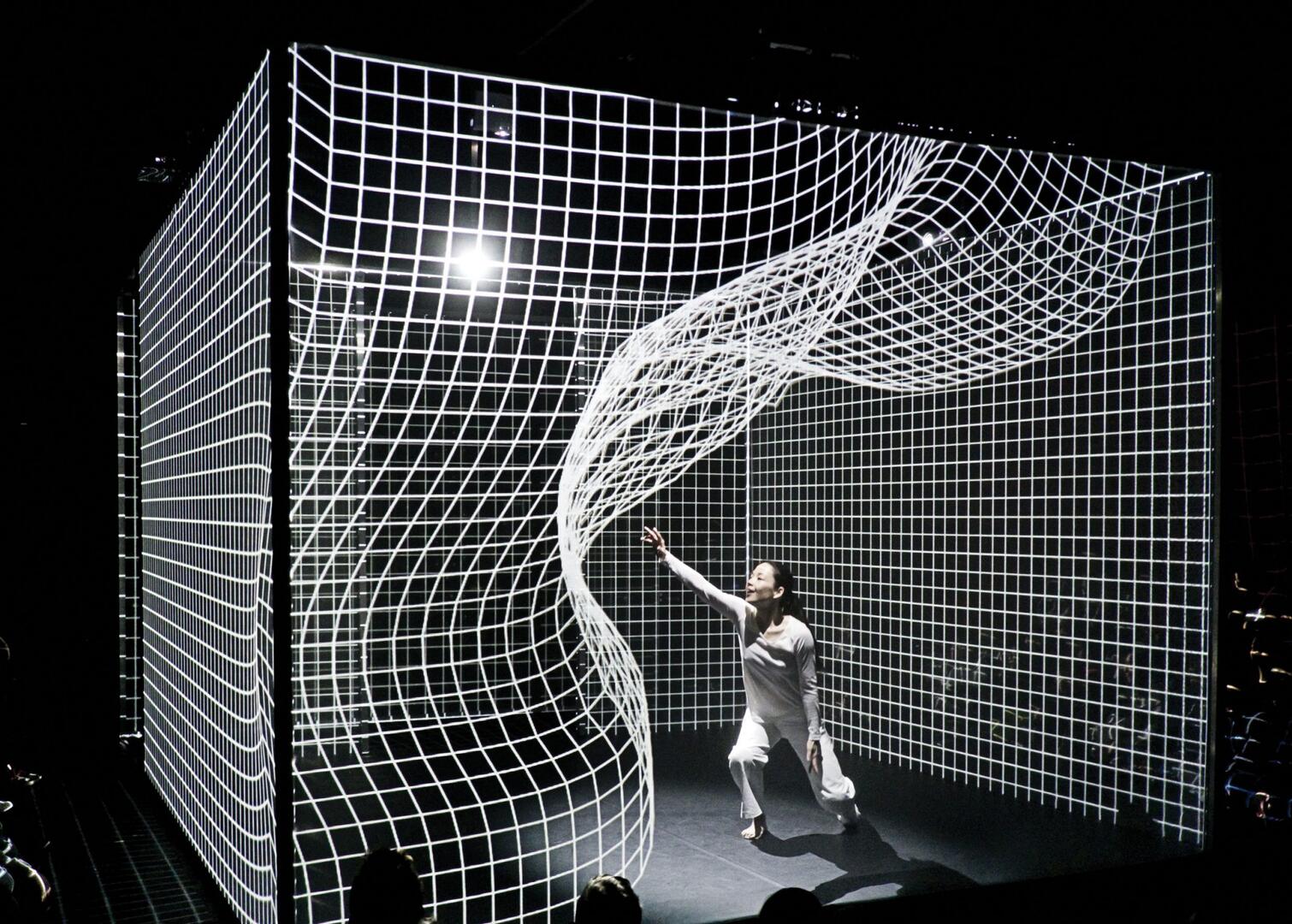 Spectacle Hakanai