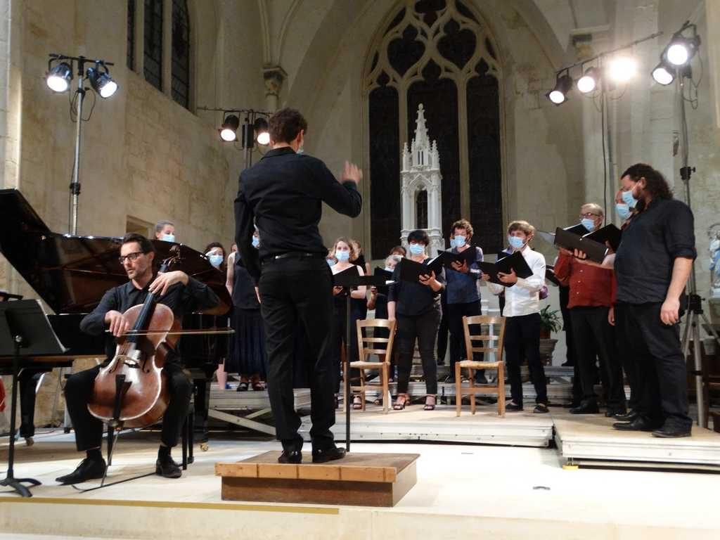 grand-choeur-academie-vocale-vendee-romane-1024x768
