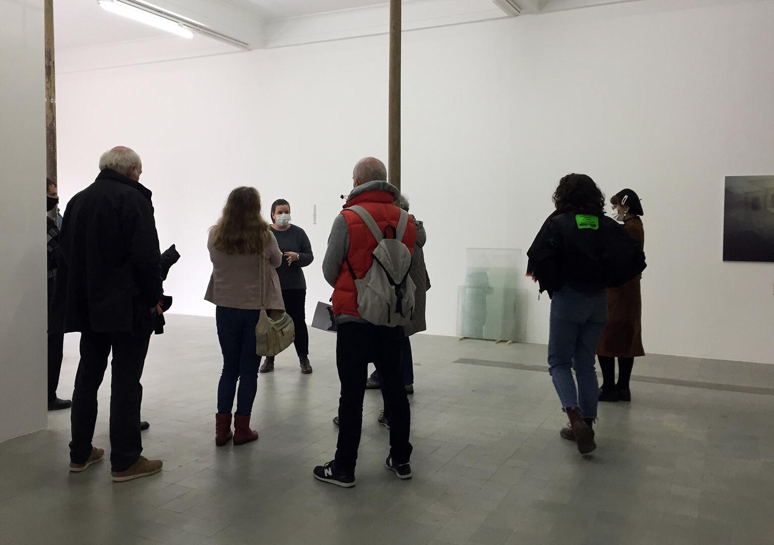 Visite de l'exposition «Chroniques de l'invisible», 2020