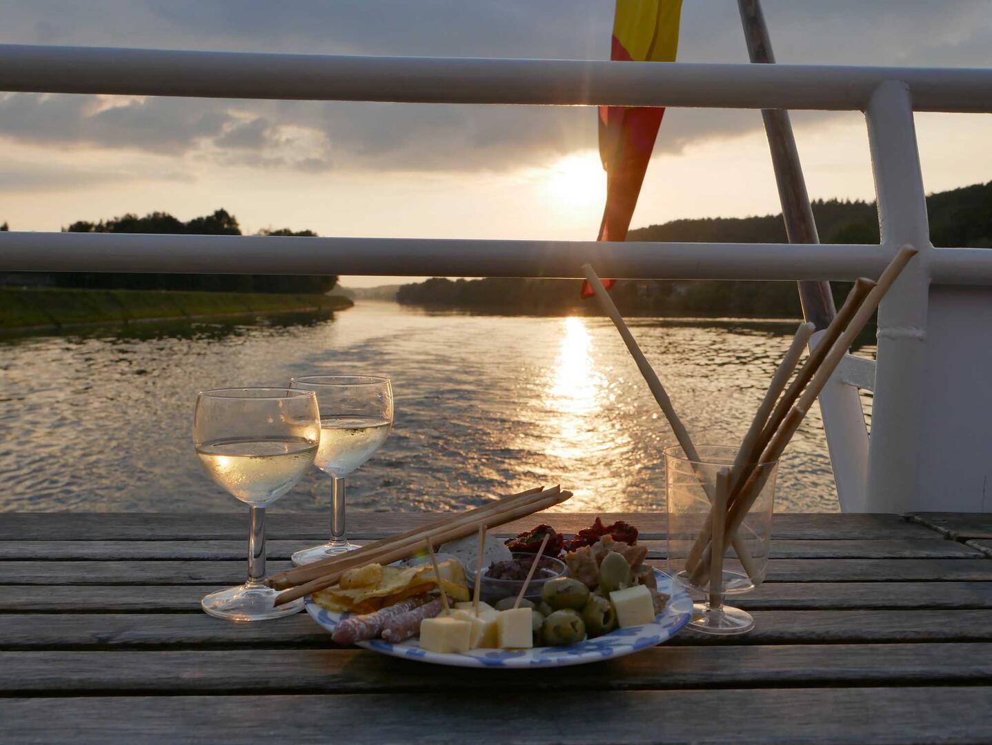Croisière apéritive à bord du Val Mosan